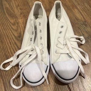 Airwalk girls shoes sz 3 never worn